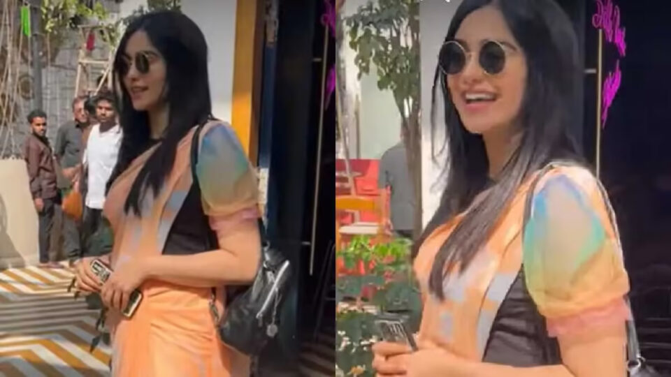 Adah Sharma 15 Rupees Saree