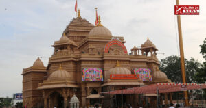 Divine Decoration of Pavitra to Srikashtabhanjandev Dada on the occasion of Shravan month Pavitra Ekadashi