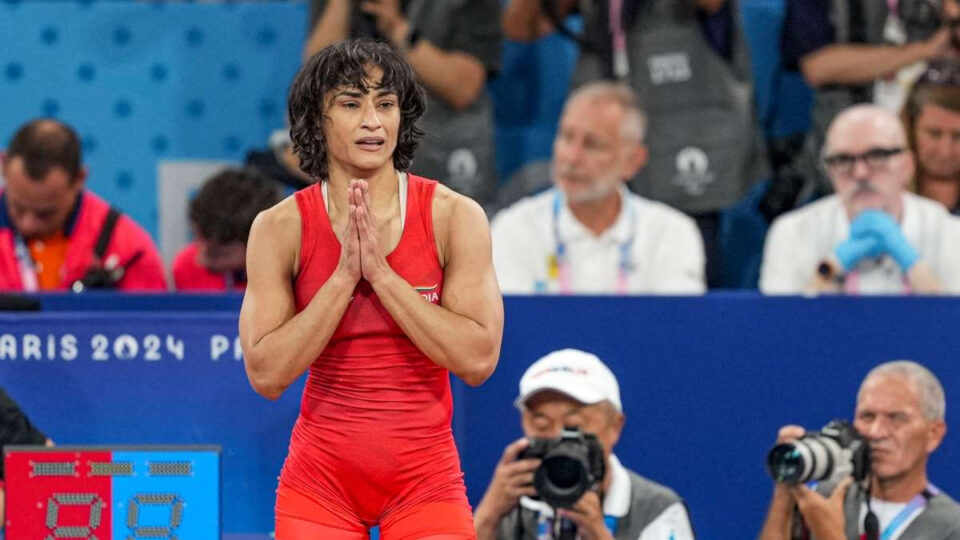 vinesh-phogat-announces-retirement-from-wrestling-after-paris-olympics-disqualification-sports-news