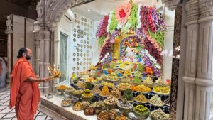 Srikashtabhanjandev Dada was decorated with colorful flowers and had an annakoot of fifty-six bhog sweets