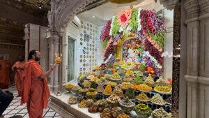 Srikashtabhanjandev Dada was decorated with colorful flowers and had an annakoot of fifty-six bhog sweets