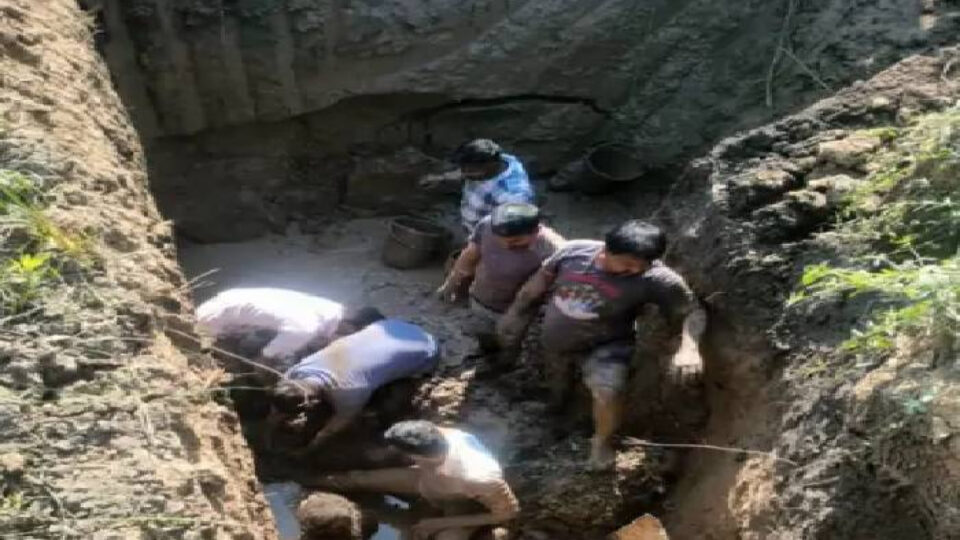 one-woman-from-delhi-died-another-injured-as-rock-falls-on-lothal-archaeological-site-in-ahmedabad-news